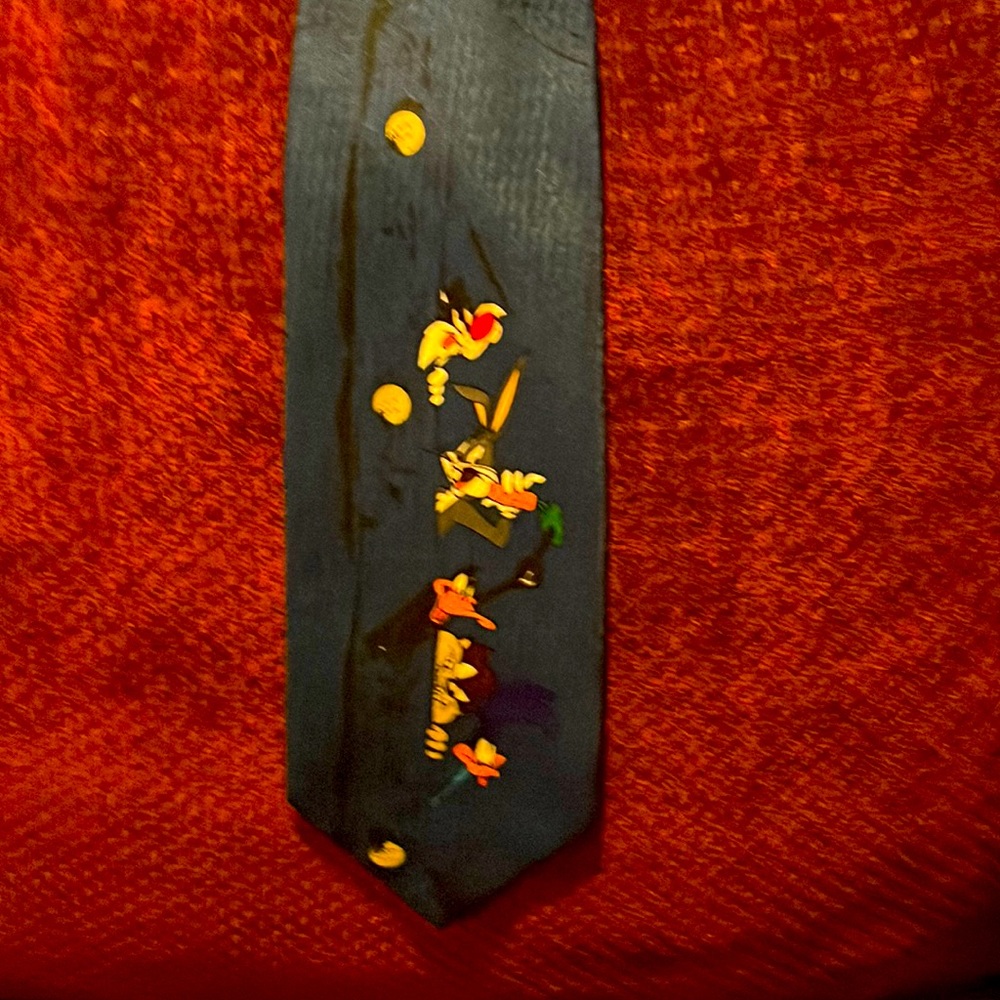 Vintage Looney Tunes Character Tie. Tweety Bird, Sylvester, Bugs Bunny & more.